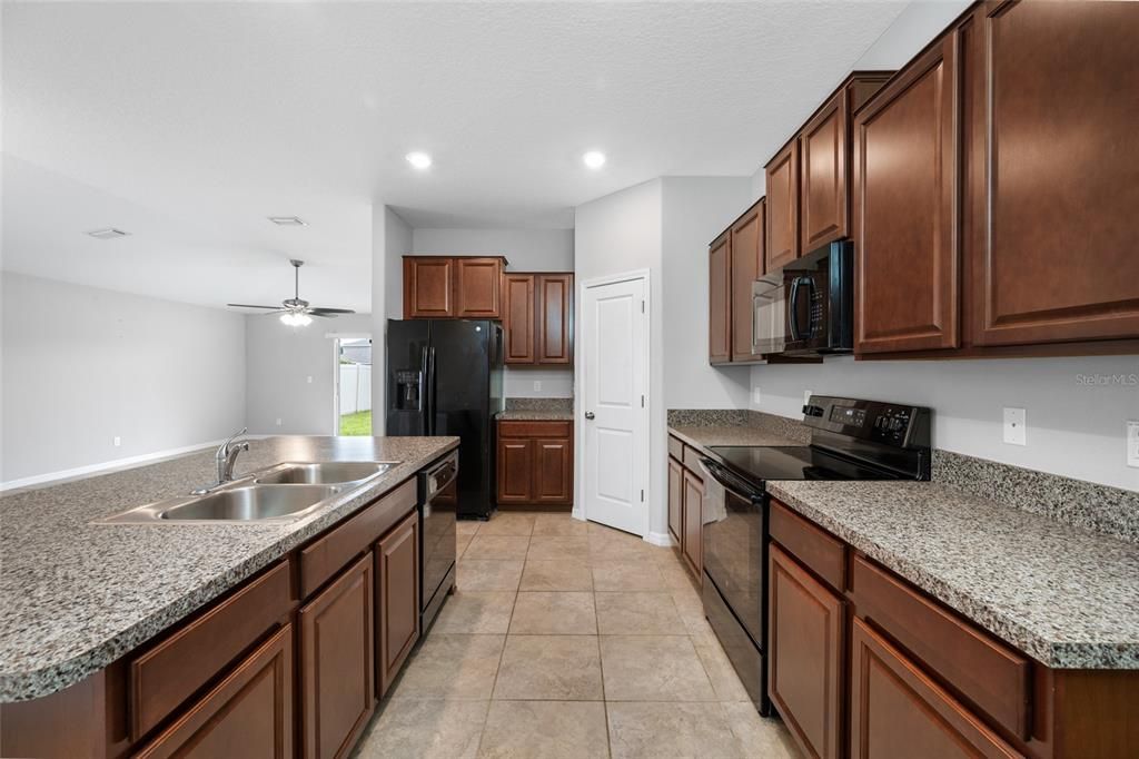 Active With Contract: $300,000 (4 beds, 2 baths, 1810 Square Feet)