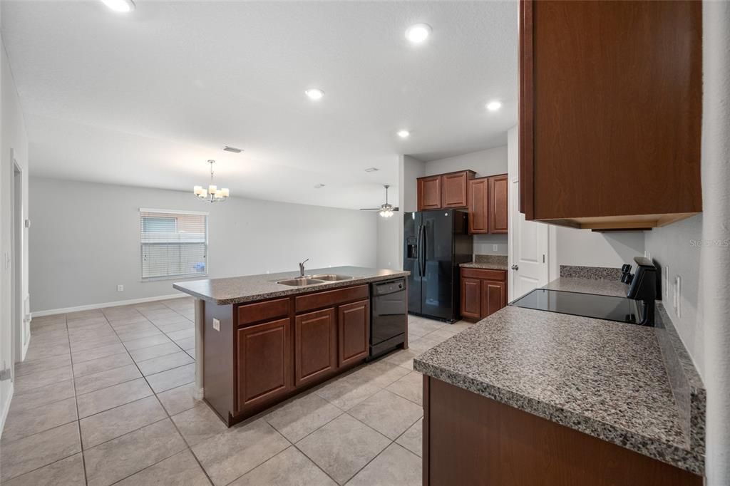 Active With Contract: $300,000 (4 beds, 2 baths, 1810 Square Feet)