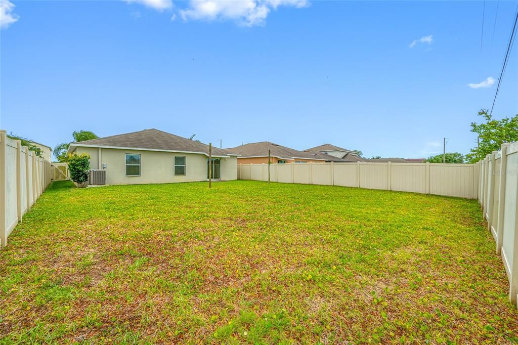 Active With Contract: $300,000 (4 beds, 2 baths, 1810 Square Feet)