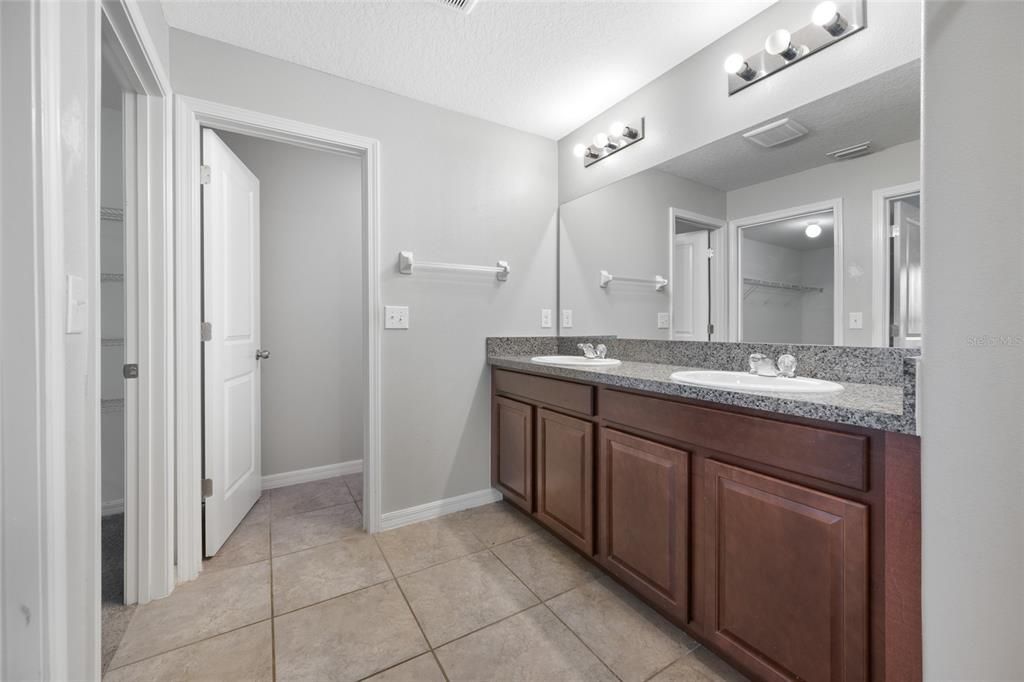 Active With Contract: $300,000 (4 beds, 2 baths, 1810 Square Feet)