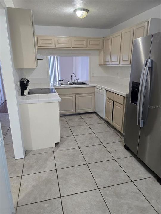 For Rent: $1,600 (2 beds, 1 baths, 1190 Square Feet)