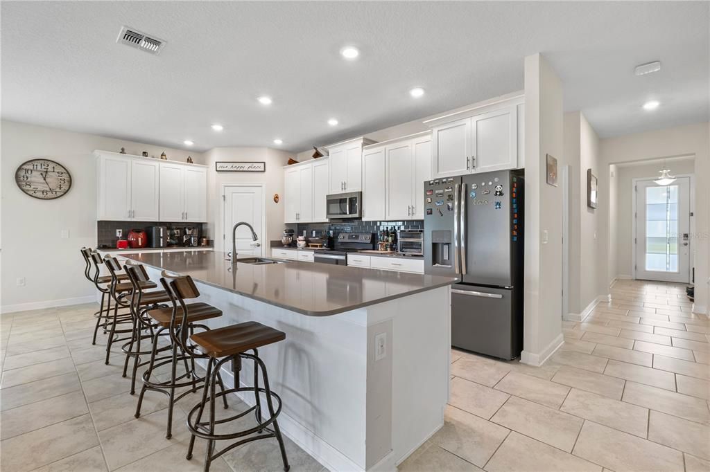 Active With Contract: $780,000 (5 beds, 3 baths, 3931 Square Feet)