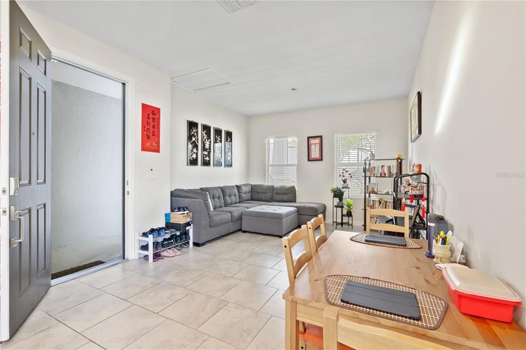 Active With Contract: $780,000 (5 beds, 3 baths, 3931 Square Feet)
