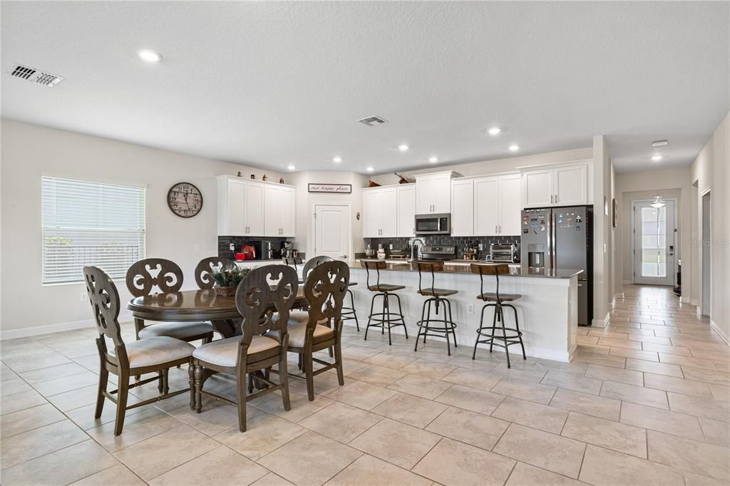 Active With Contract: $780,000 (5 beds, 3 baths, 3931 Square Feet)