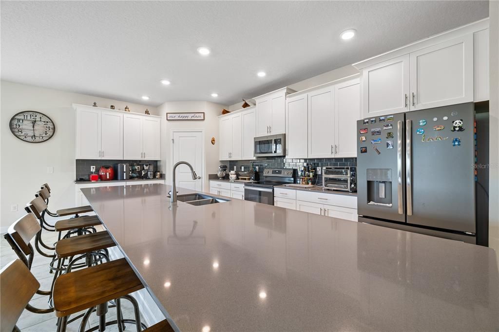 Active With Contract: $780,000 (5 beds, 3 baths, 3931 Square Feet)