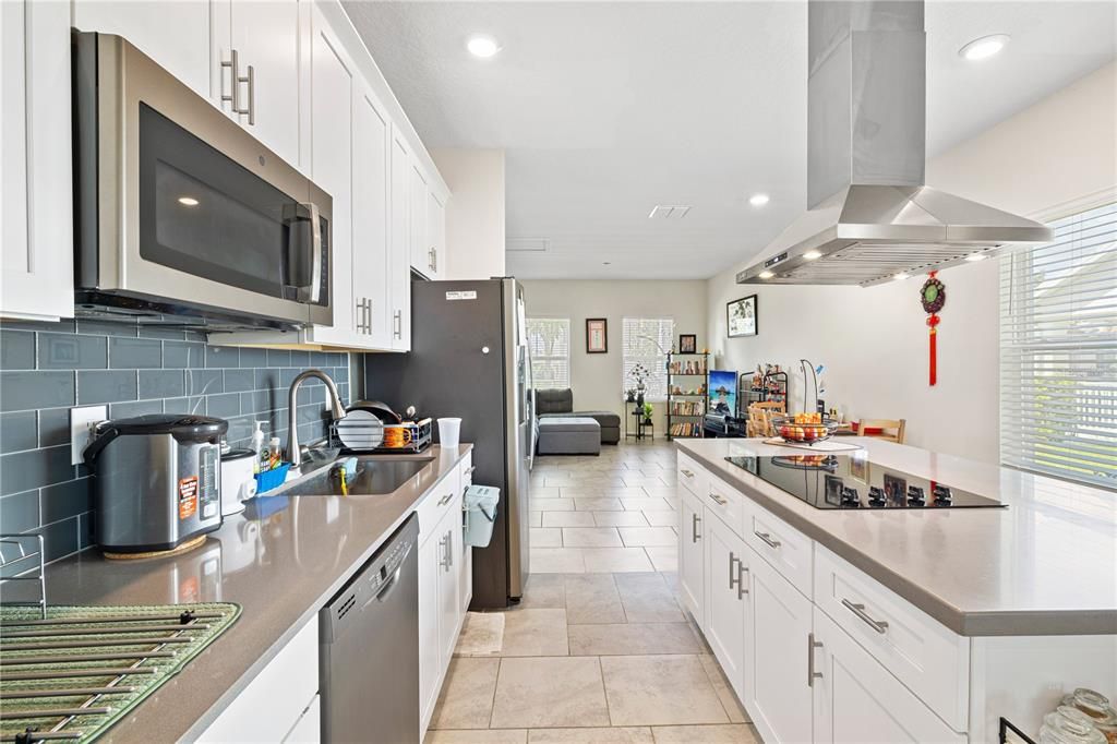 Active With Contract: $780,000 (5 beds, 3 baths, 3931 Square Feet)