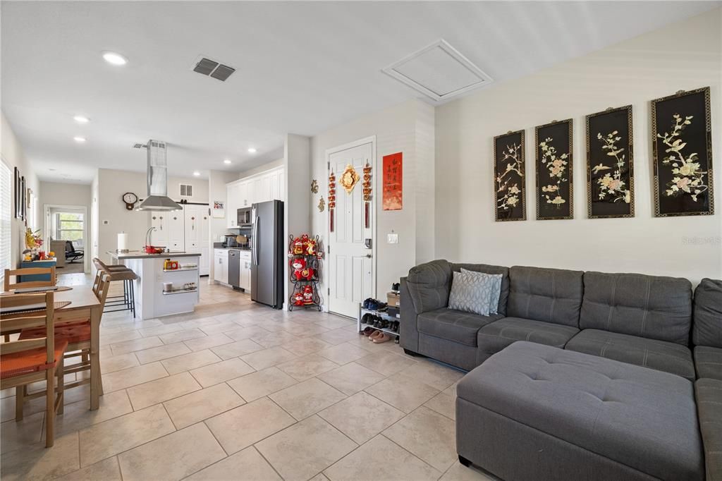Active With Contract: $780,000 (5 beds, 3 baths, 3931 Square Feet)