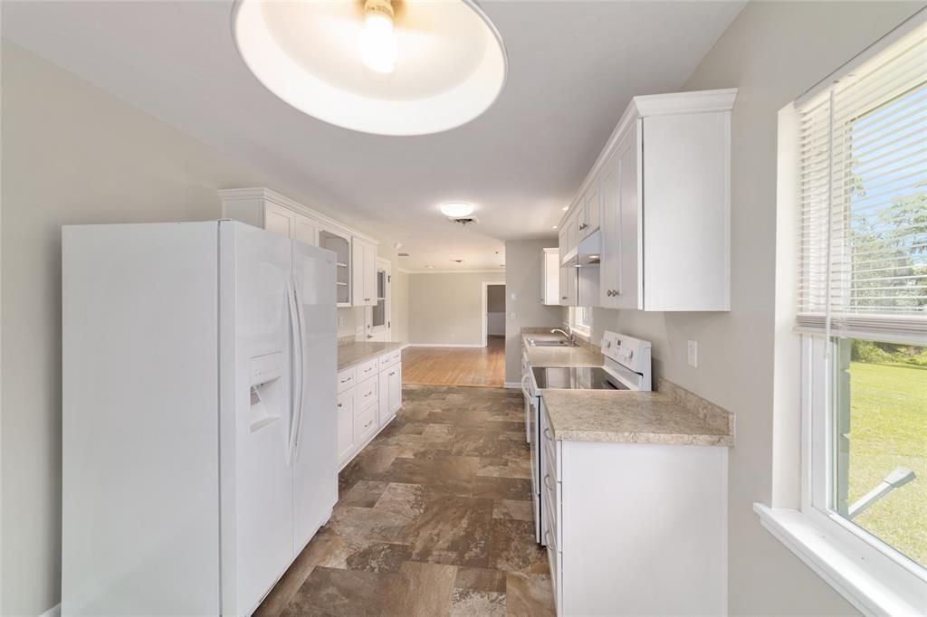 For Rent: $2,250 (3 beds, 2 baths, 1771 Square Feet)