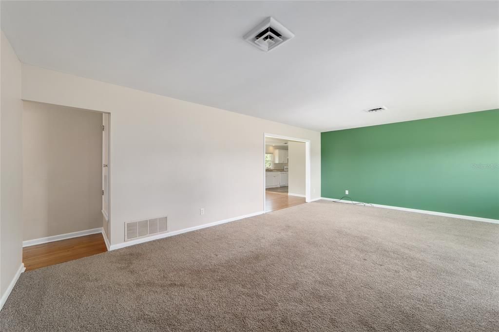 For Rent: $2,250 (3 beds, 2 baths, 1771 Square Feet)