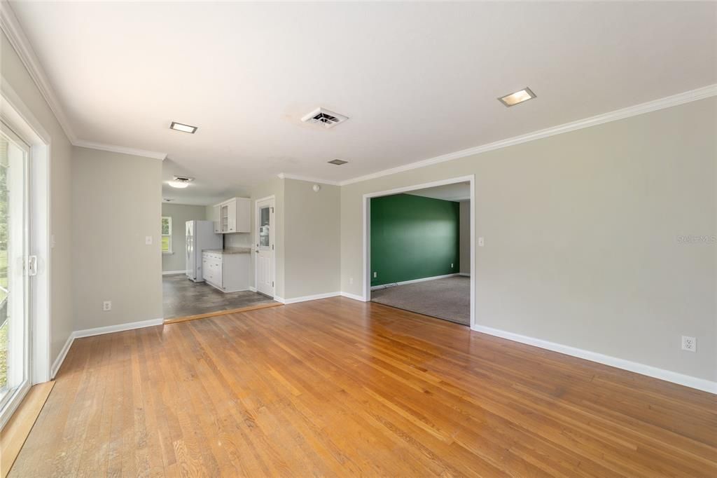 For Rent: $2,250 (3 beds, 2 baths, 1771 Square Feet)