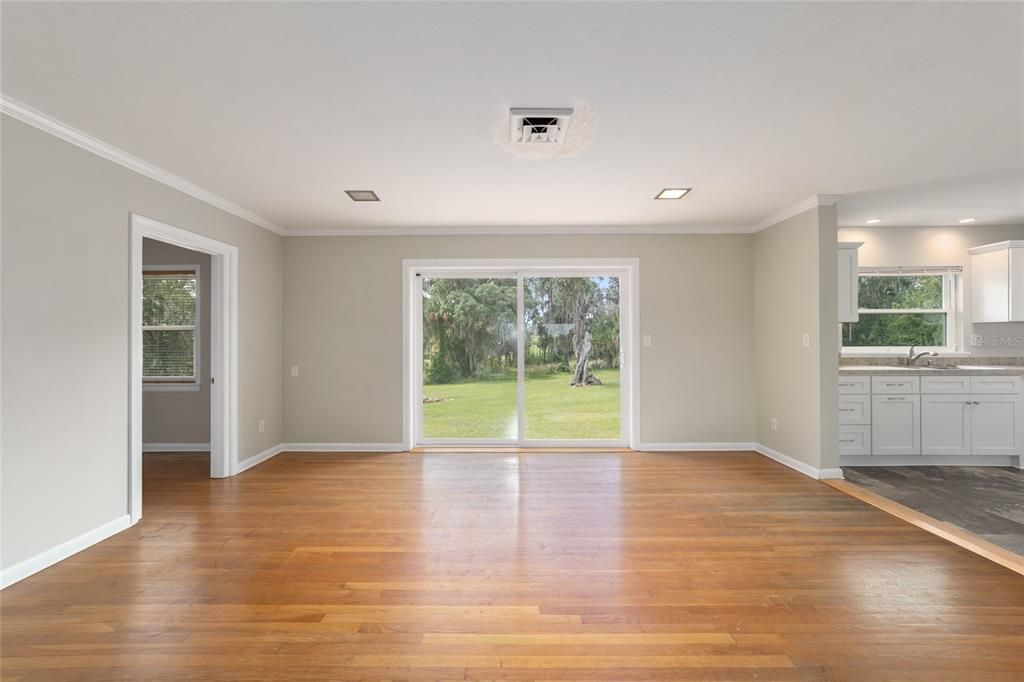 For Rent: $2,250 (3 beds, 2 baths, 1771 Square Feet)