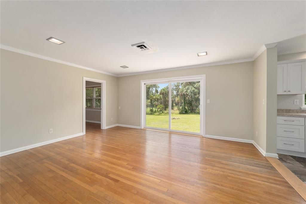 For Rent: $2,250 (3 beds, 2 baths, 1771 Square Feet)