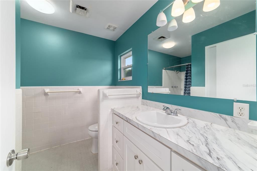 For Rent: $2,250 (3 beds, 2 baths, 1771 Square Feet)