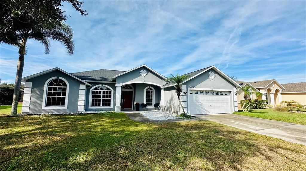 Active With Contract: $2,200 (3 beds, 2 baths, 1697 Square Feet)