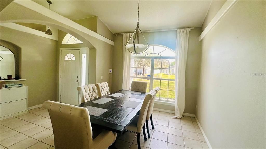 Active With Contract: $2,200 (3 beds, 2 baths, 1697 Square Feet)