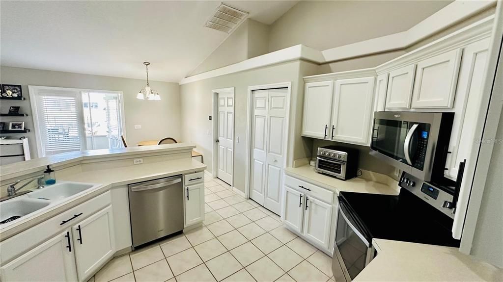 Active With Contract: $2,200 (3 beds, 2 baths, 1697 Square Feet)