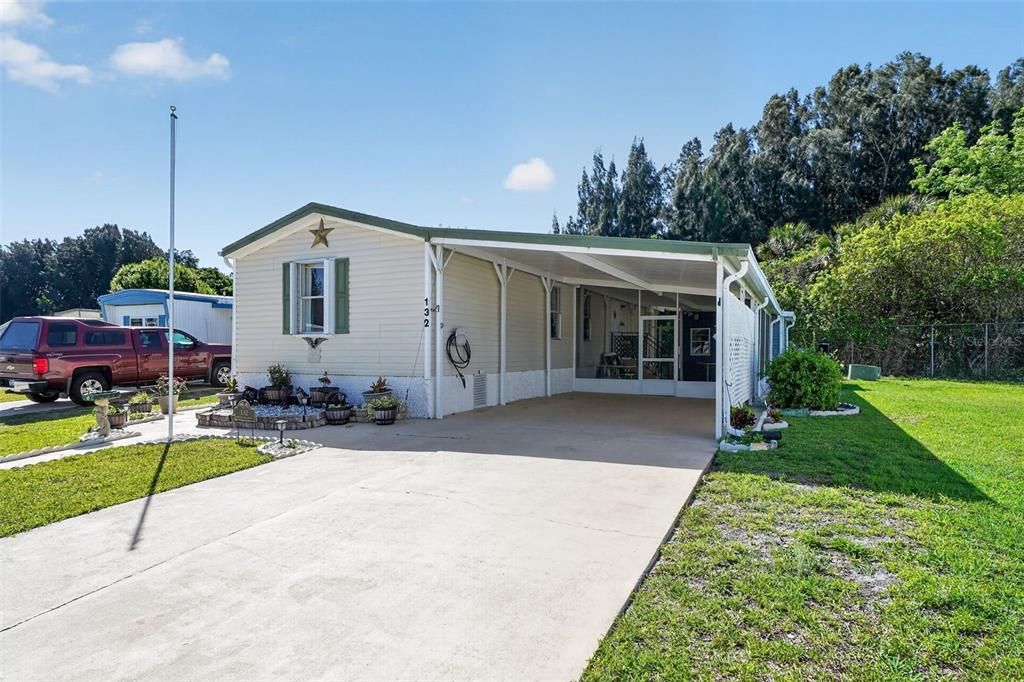 For Sale: $140,000 (2 beds, 2 baths, 896 Square Feet)
