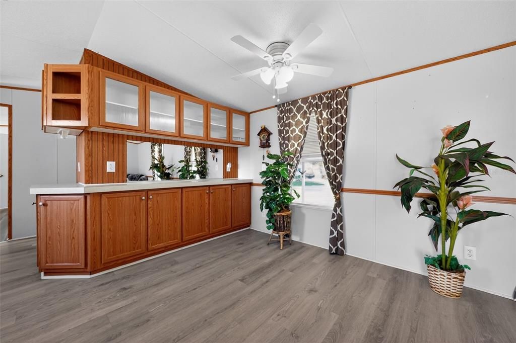 For Sale: $140,000 (2 beds, 2 baths, 896 Square Feet)