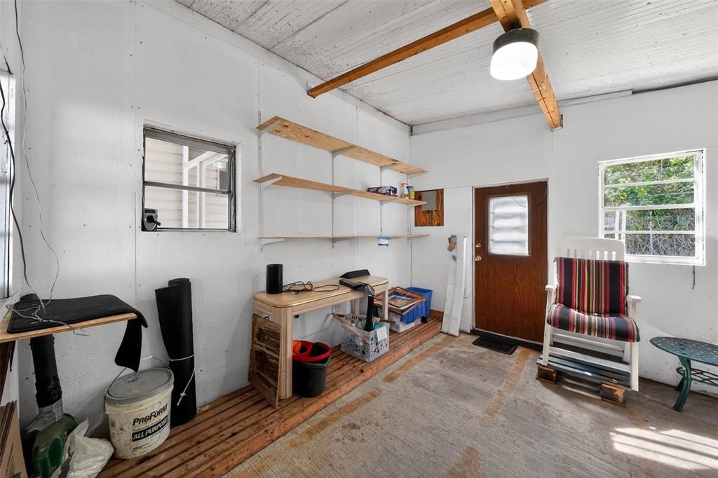 For Sale: $140,000 (2 beds, 2 baths, 896 Square Feet)
