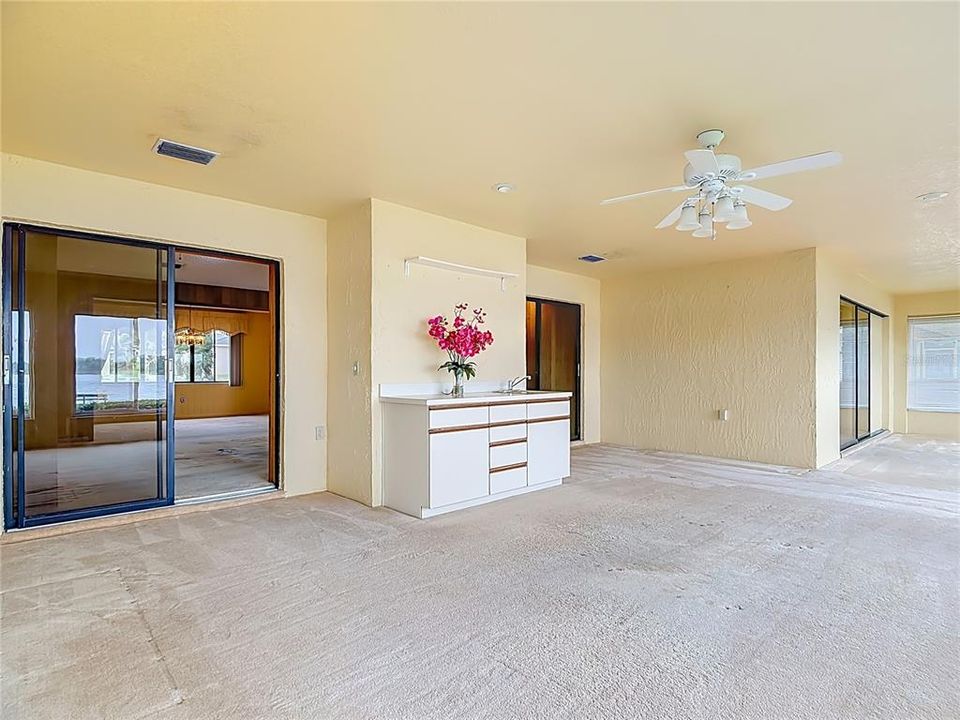 En Venta: $469,900 (3 camas, 2 baños, 2247 Pies cuadrados)