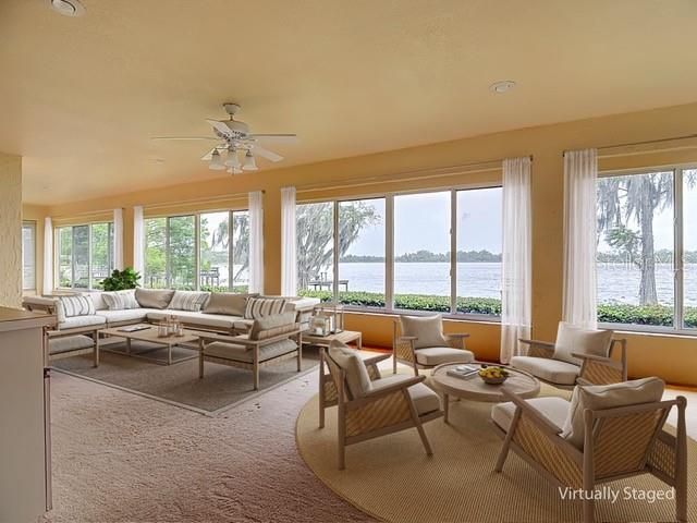 En Venta: $469,900 (3 camas, 2 baños, 2247 Pies cuadrados)
