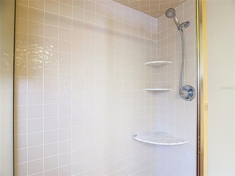 En Venta: $469,900 (3 camas, 2 baños, 2247 Pies cuadrados)