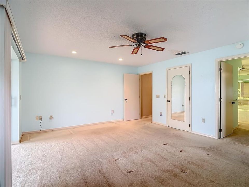 En Venta: $469,900 (3 camas, 2 baños, 2247 Pies cuadrados)