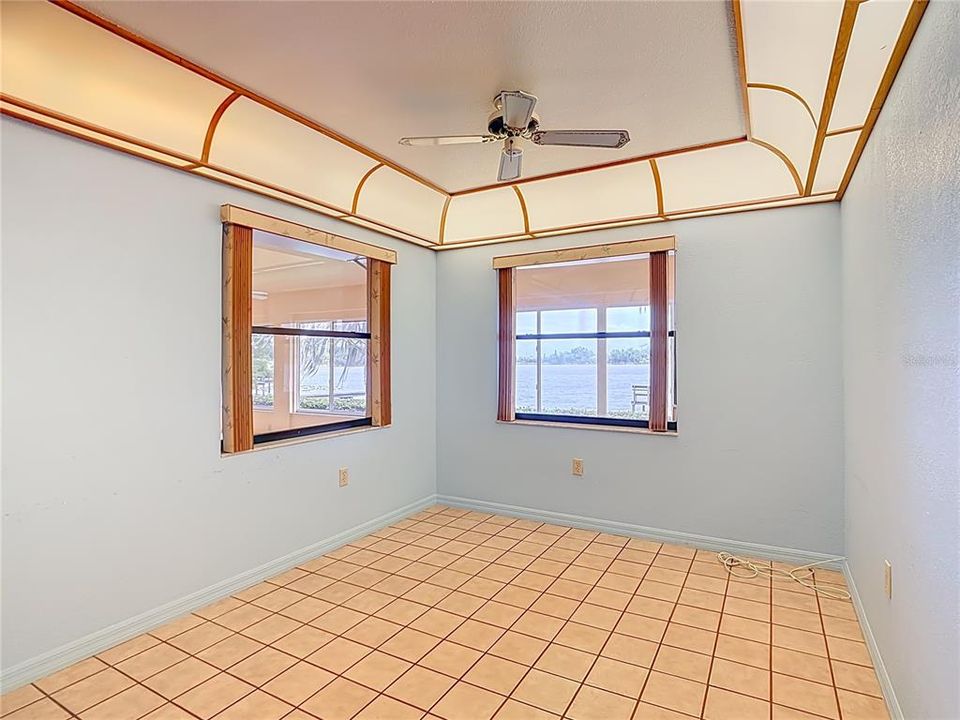 En Venta: $469,900 (3 camas, 2 baños, 2247 Pies cuadrados)
