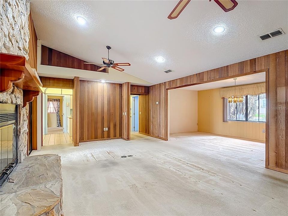 En Venta: $469,900 (3 camas, 2 baños, 2247 Pies cuadrados)