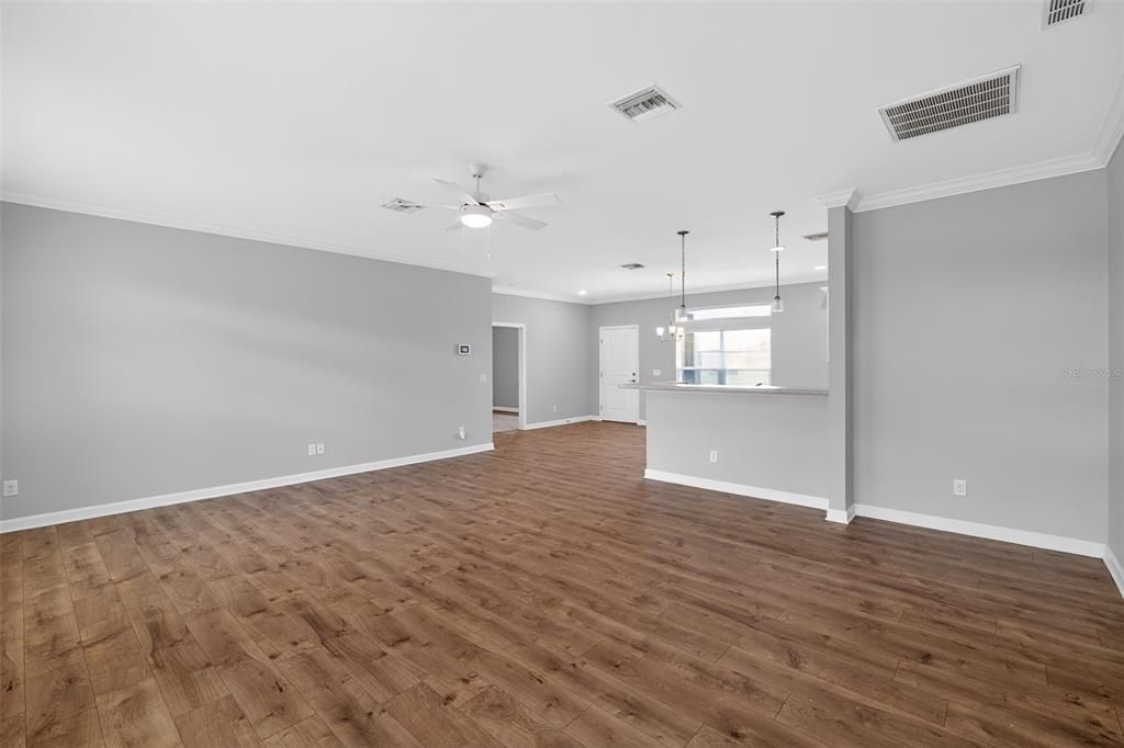 Activo con contrato: $230,000 (3 camas, 2 baños, 1632 Pies cuadrados)