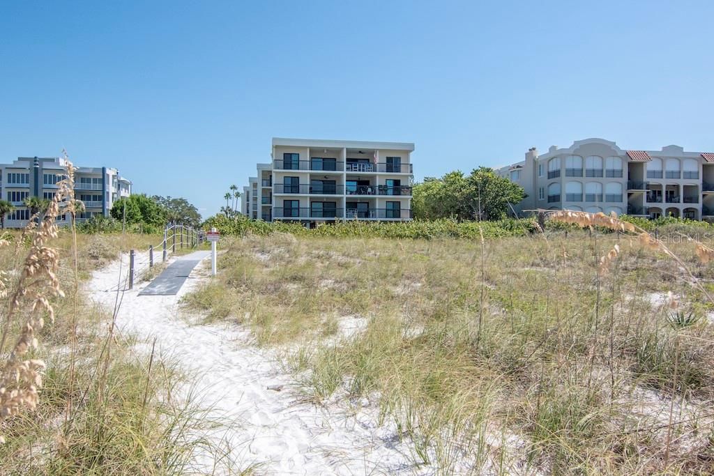 For Rent: $7,000 (3 beds, 2 baths, 1345 Square Feet)