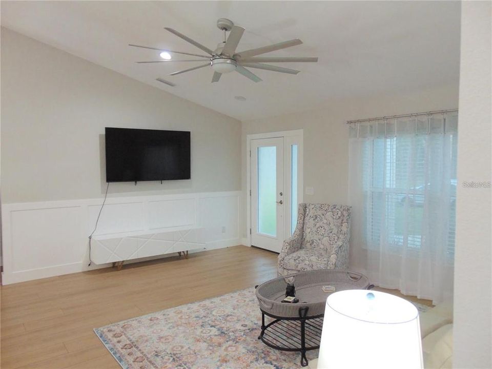 В аренду: $2,995 (3 спален, 2 ванн, 1600 Квадратных фут)