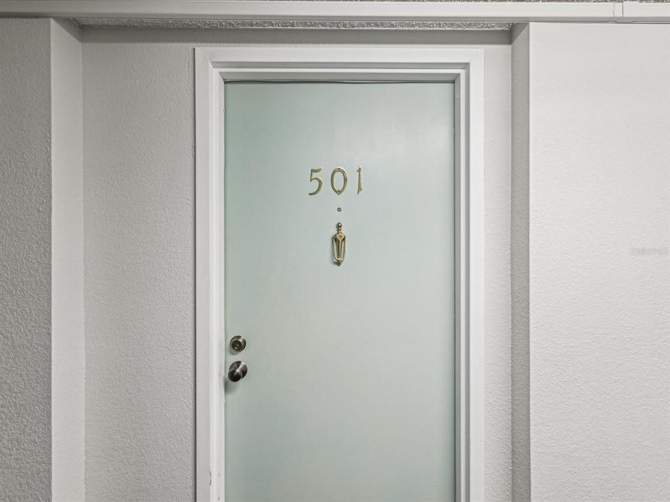 For Rent: $2,500 (2 beds, 2 baths, 1005 Square Feet)