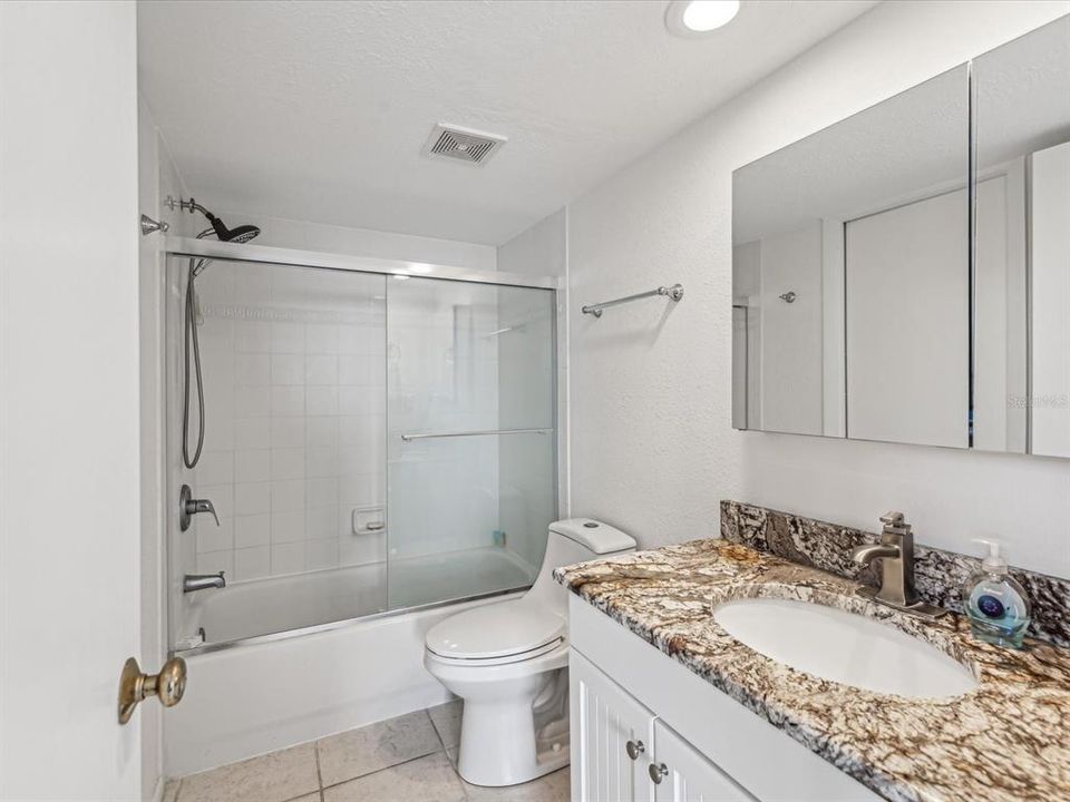 For Rent: $2,500 (2 beds, 2 baths, 1005 Square Feet)