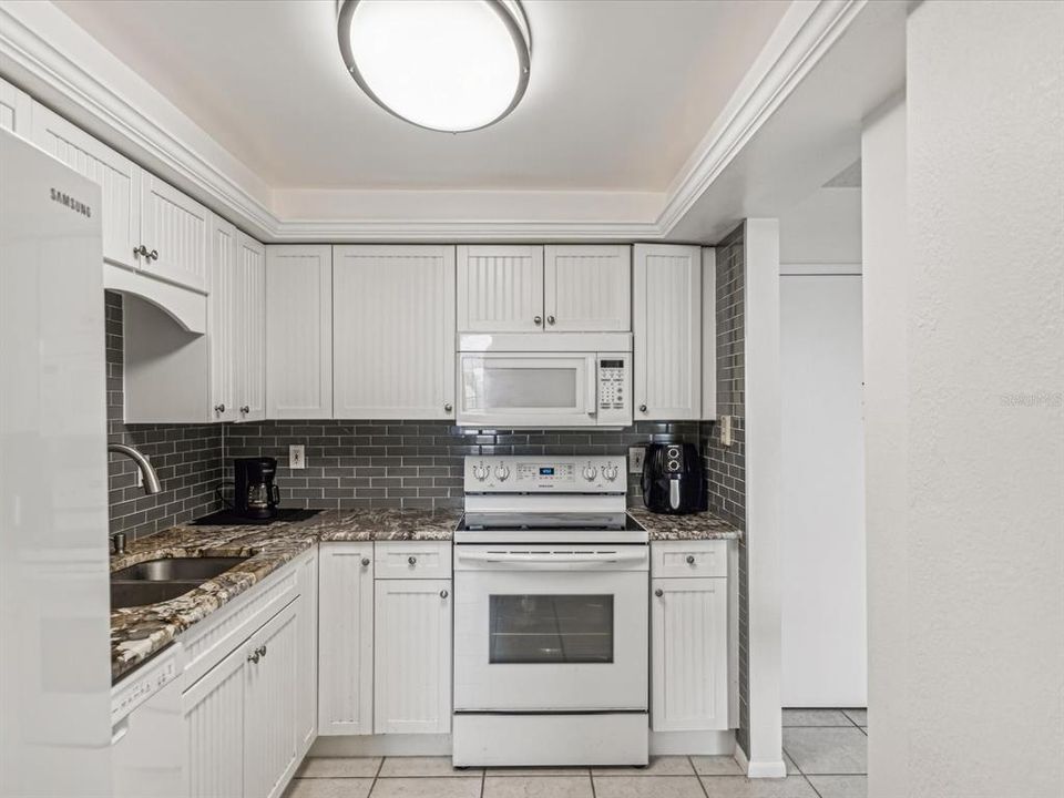 For Rent: $2,500 (2 beds, 2 baths, 1005 Square Feet)