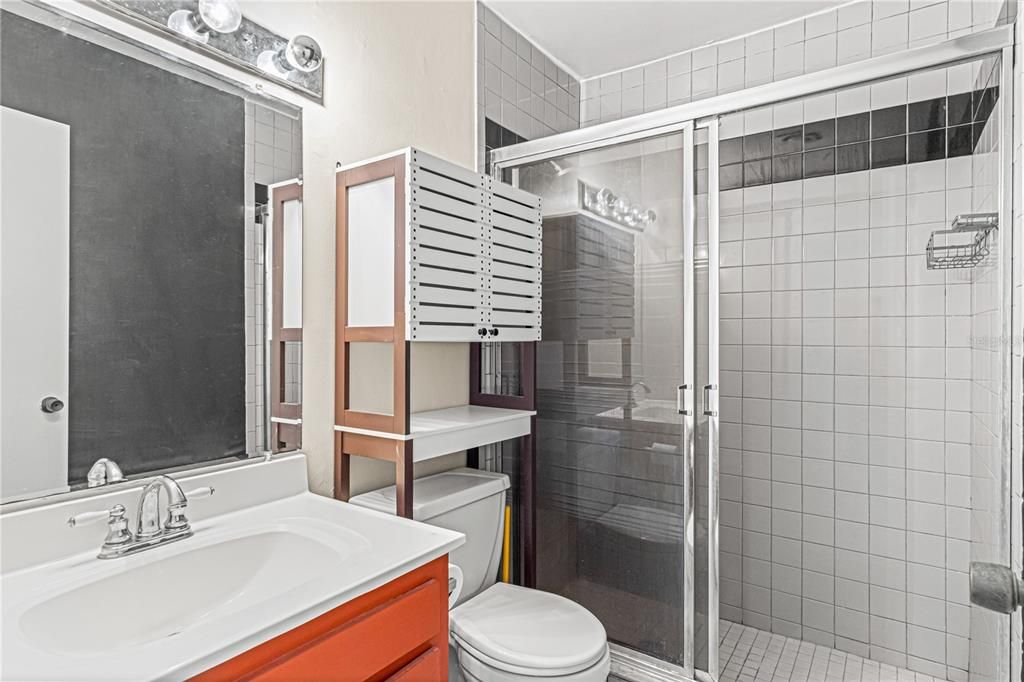 Activo con contrato: $135,000 (2 camas, 2 baños, 1139 Pies cuadrados)
