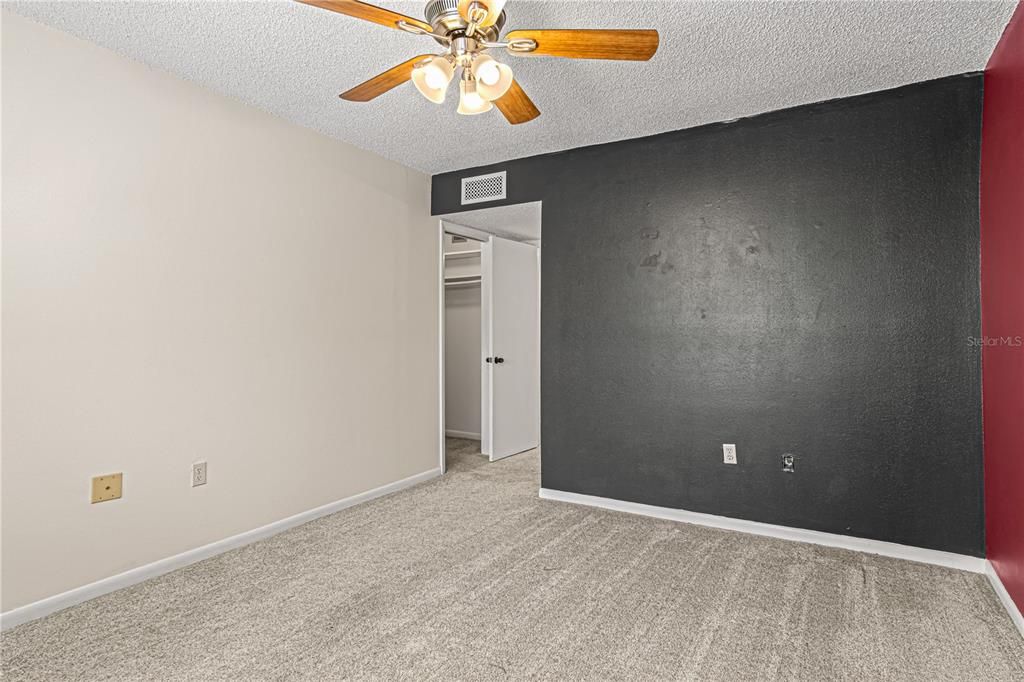 Activo con contrato: $135,000 (2 camas, 2 baños, 1139 Pies cuadrados)