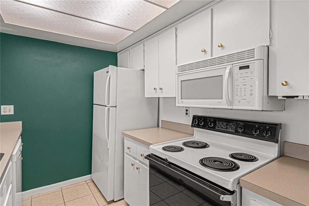 Activo con contrato: $135,000 (2 camas, 2 baños, 1139 Pies cuadrados)