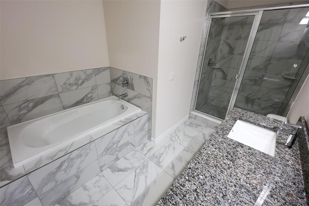For Sale: $410,000 (3 beds, 2 baths, 1780 Square Feet)