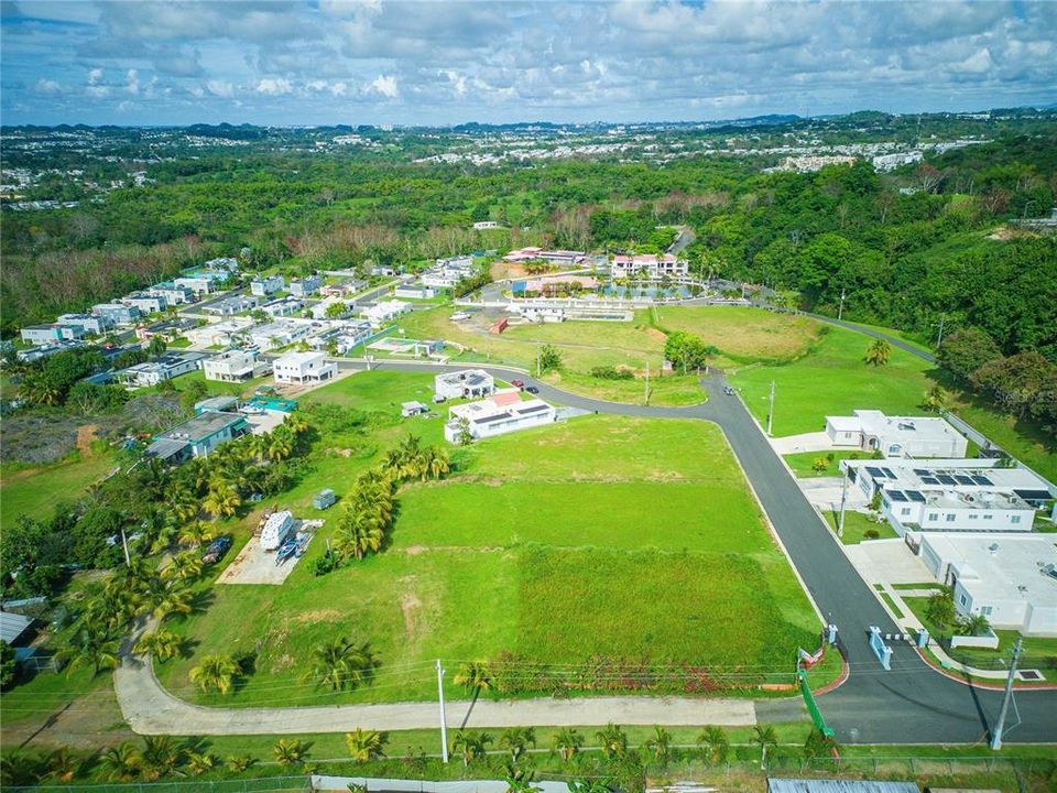 На продажу: $149,000 (0.36 acres)
