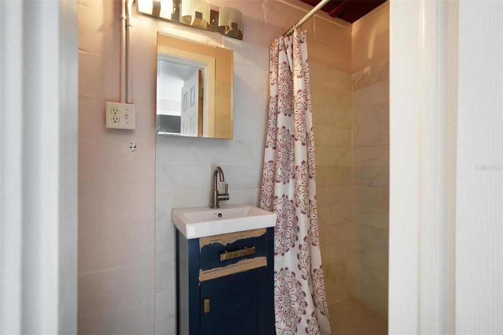 Activo con contrato: $235,900 (2 camas, 2 baños, 1499 Pies cuadrados)