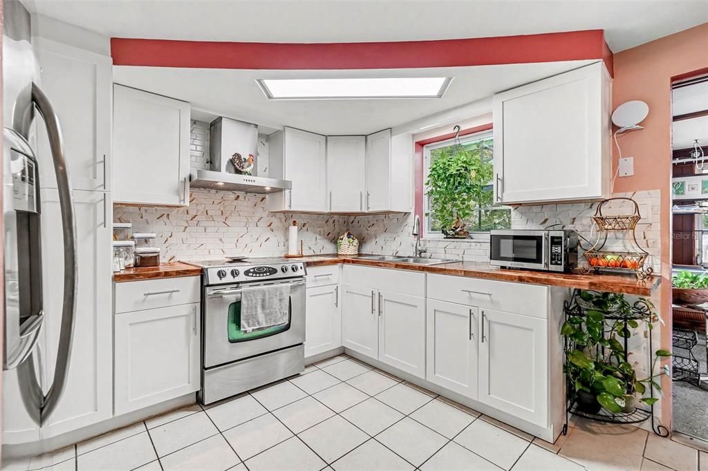 Activo con contrato: $235,900 (2 camas, 2 baños, 1499 Pies cuadrados)