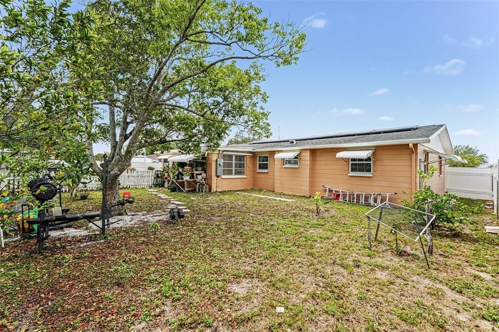 Activo con contrato: $235,900 (2 camas, 2 baños, 1499 Pies cuadrados)