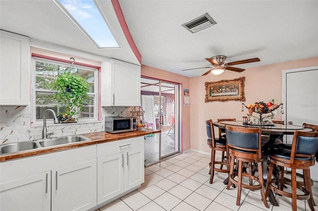 Activo con contrato: $235,900 (2 camas, 2 baños, 1499 Pies cuadrados)