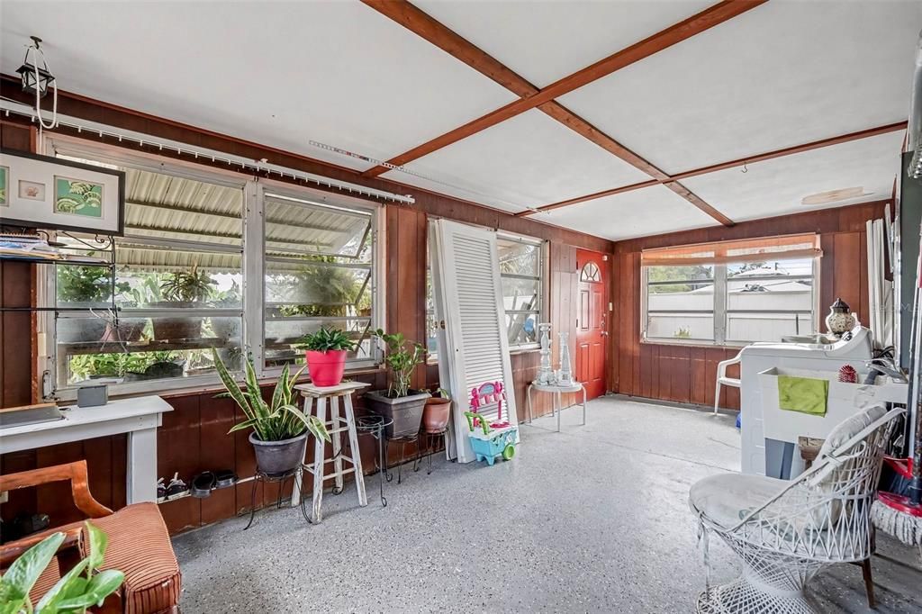 Activo con contrato: $235,900 (2 camas, 2 baños, 1499 Pies cuadrados)