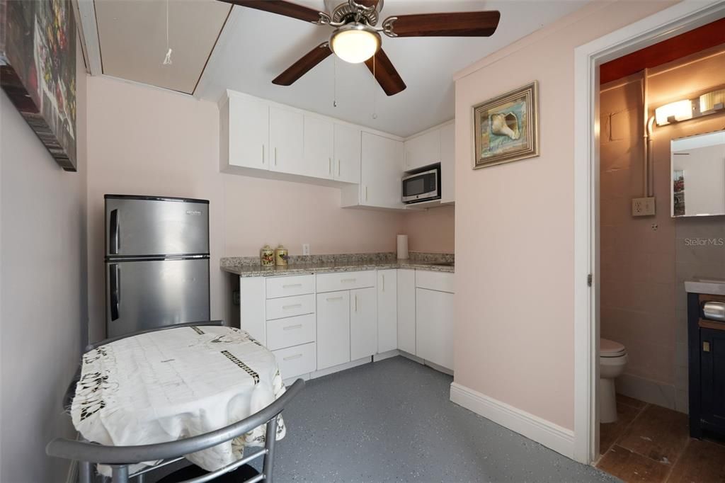 Activo con contrato: $235,900 (2 camas, 2 baños, 1499 Pies cuadrados)