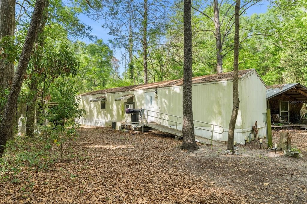 For Sale: $155,000 (3 beds, 2 baths, 728 Square Feet)