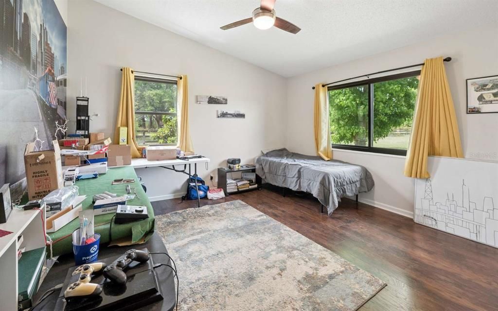 En Venta: $325,000 (3 camas, 3 baños, 2664 Pies cuadrados)