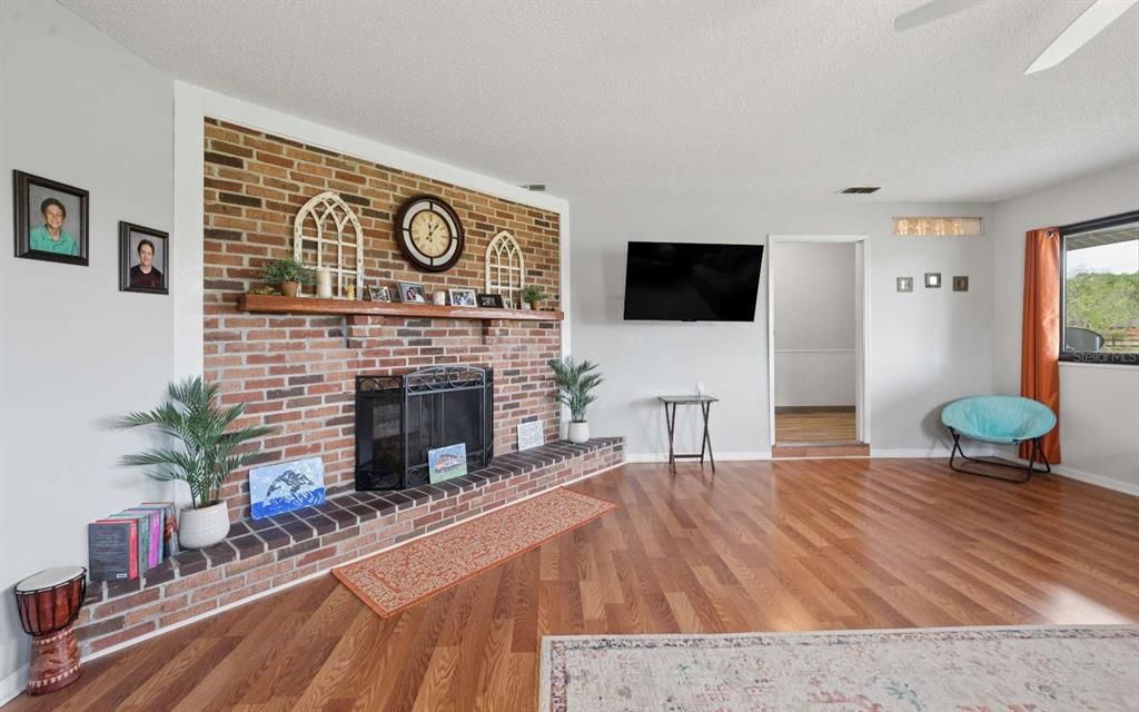 En Venta: $325,000 (3 camas, 3 baños, 2664 Pies cuadrados)