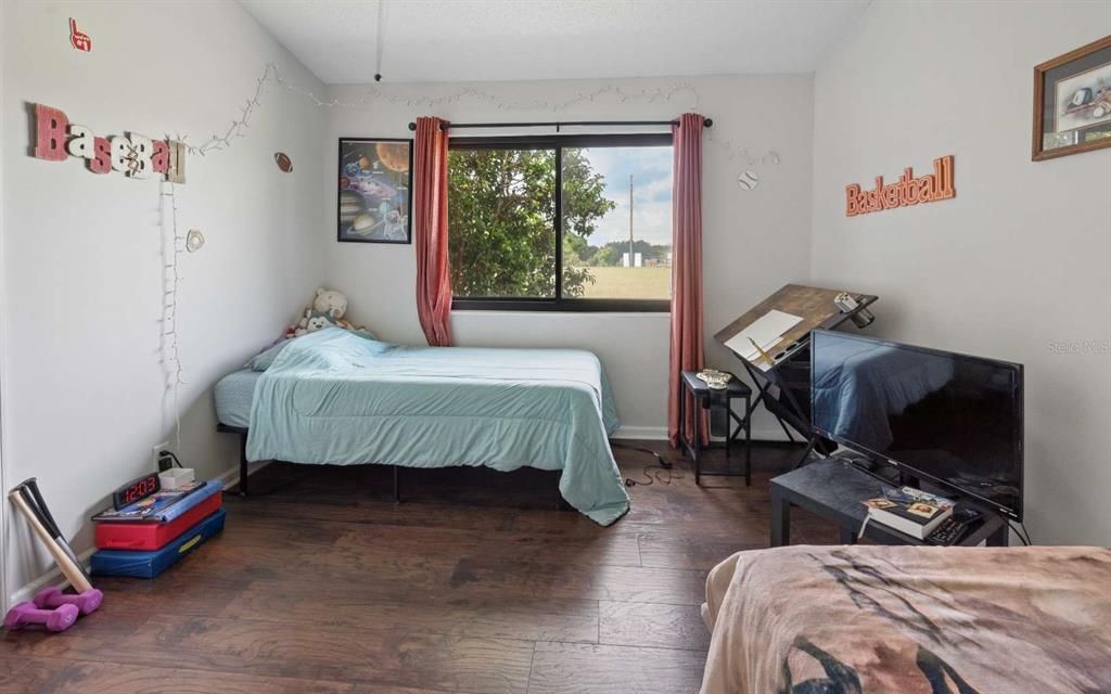En Venta: $325,000 (3 camas, 3 baños, 2664 Pies cuadrados)